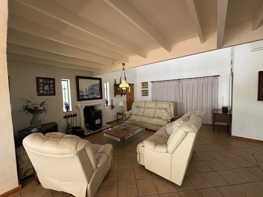 4 Bedroom Property for Sale in Pearl Bay Western Cape